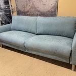 2,5 zits bank, blauw stof, rvs poten